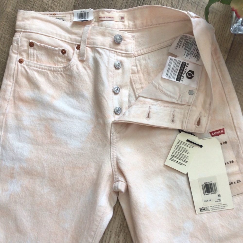 Levi’s Wedgie Hi Rise Straight Cropped🎀🎀 - Picture 6 of 13